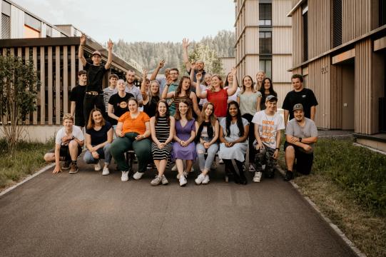 Herzliche Gratulation – alle 36 Lernenden und Studierenden beenden ihre Ausbildung bei Lebensart erfolgreich