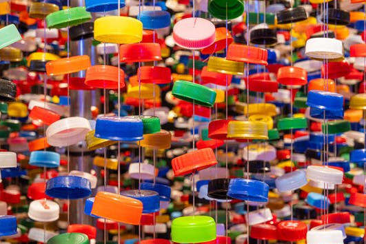 Schätzwettbewerb: PET-Deckel – drei Gewinner:innen