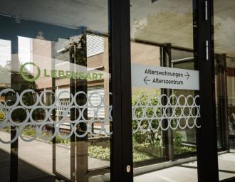 WOHNEN MIT DIENSTLEISTUNGEN